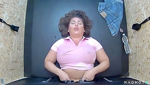 Squirt And Masturbation A Huge Toy