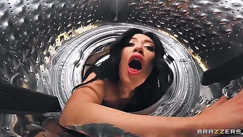 Alluring Beauty Megan Maiden Hot Video